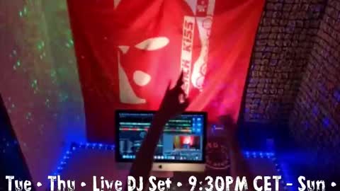 frenchkissdjfk online show from November 6, 2025, 7:37 pm