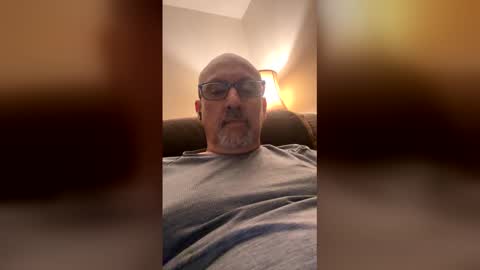 freshdog7 online show from May 11, 2026, 4:18 am