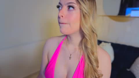 fresita_pink_ online show from November 21, 2025, 1:26 am