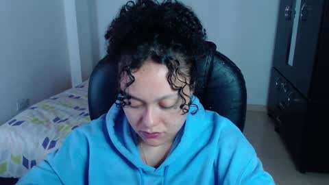 Louise  online show from January 6, 2025, 4:04 am