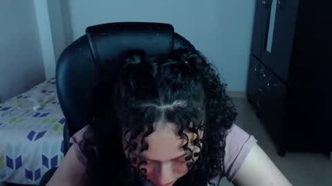 Louise  online show from February 28, 2025, 5:15 am