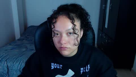 Louise  online show from November 14, 2025, 12:04 pm