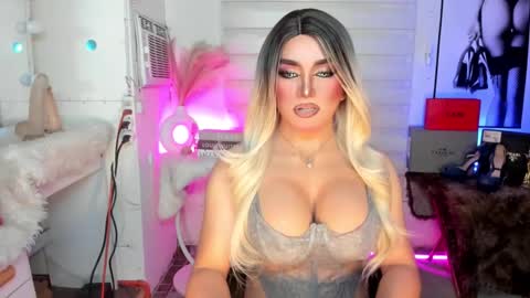 Snapshot of freya_lovestocum chatting on September 9, 2025, 2:22 am Miss Frea online show from September 9, 2025, 2:22 am
