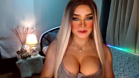 Snapshot of freya_lovestocum chatting on October 6, 2025, 11:02 pm Miss Frea online show from October 6, 2025, 11:02 pm