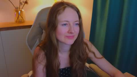 Freya online show from December 5, 2024, 7:49 pm