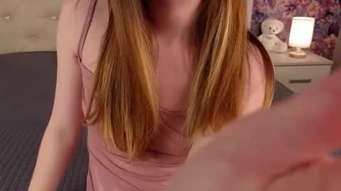 Snapshot of freyabyrne chatting on October 27, 2025, 7:34 am Freya online show from October 27, 2025, 7:34 am