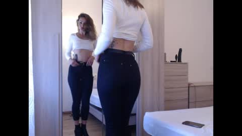 FreyaMuse online show from April 20, 2026, 9:45 am