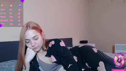 FreyaOliver online show from May 5, 2026, 3:20 pm
