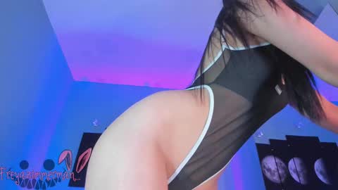 Snapshot of freyazimmerman_ chatting on September 21, 2025, 8:10 pm Pau. online show from September 21, 2025, 8:10 pm