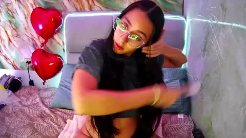 Snapshot of freyja_01 chatting on February 6, 2025, 9:28 pm Freyja online show from February 6, 2025, 9:28 pm