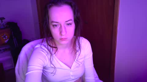 FreyaTheGemini online show from December 19, 2024, 9:07 am