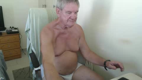 Snapshot of friar155 chatting on September 14, 2025, 10:58 am friar155 online show from September 14, 2025, 10:58 am