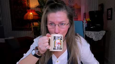 Frida Tander online show from February 6, 2025, 9:11 am