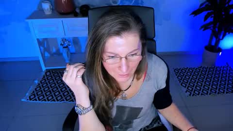 Frida Tander online show from November 29, 2025, 5:21 am