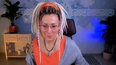 Frida Tander online show from February 3, 2026, 5:05 am