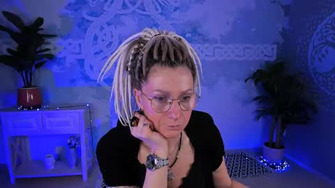 Frida Tander online show from April 28, 2026, 5:23 am
