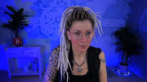 Frida Tander online show from May 2, 2026, 5:23 am