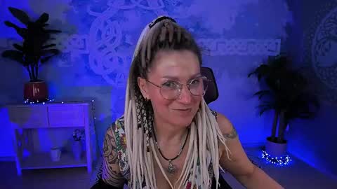 Frida Tander online show from May 8, 2026, 5:57 am
