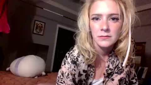 Snapshot of frommarywithlove chatting on October 23, 2025, 12:43 am frommarywithlove online show from October 23, 2025, 12:43 am