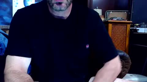 frostydhoman1221 online show from April 30, 2026, 3:51 pm