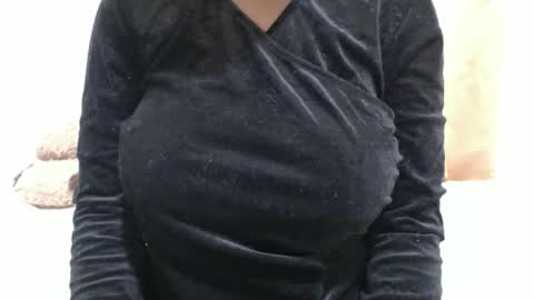 fruity28 online show from December 19, 2025, 6:42 am