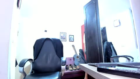 Snapshot of fuckerwate chatting on April 17, 2026, 3:09 am SERGIO THE SEX LAWYER online show from April 17, 2026, 3:09 am