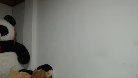 Mia and Gary  online show from February 21, 2025, 8:07 am