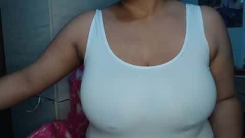 Mia and Gary  online show from October 7, 2025, 2:20 am