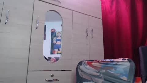 Mia and Gary  online show from March 12, 2026, 1:23 am