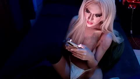 QUEEN OF COMMAND and CUMDUNGEON9 online show from May 26, 2026, 12:23 pm