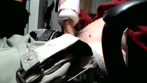 fuckmeallday1975 online show from May 17, 2026, 9:06 am