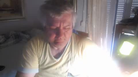 fukingcrazy online show from May 22, 2026, 7:37 am