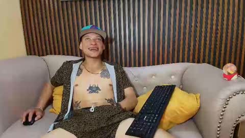 Snapshot of fuller444 chatting on November 6, 2025, 4:46 am FULLER online show from November 6, 2025, 4:46 am