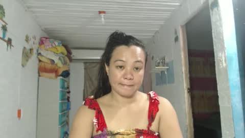 Snapshot of funluvnpinay4u chatting on October 8, 2025, 5:27 am MAE online show from October 8, 2025, 5:27 am