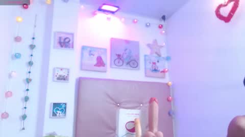 Snapshot of funny_and_horny chatting on November 9, 2025, 6:01 am funny_and_horny online show from November 9, 2025, 6:01 am