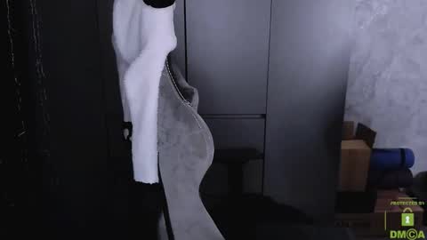 Eva online show from November 23, 2025, 2:33 am