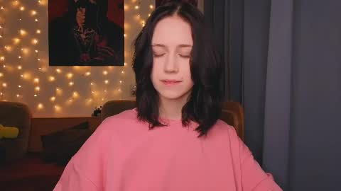 Eva online show from April 4, 2026, 3:53 pm