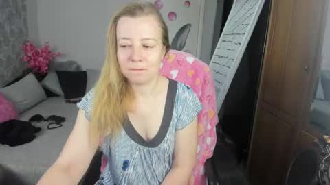 funny_bunny4 online show from December 21, 2024, 9:01 am