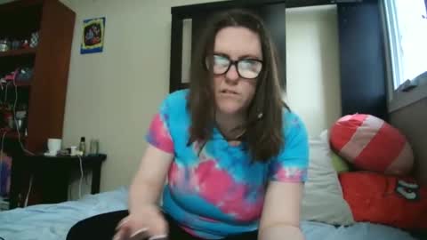 fuzzypeaches87 online show from May 2, 2026, 7:30 pm