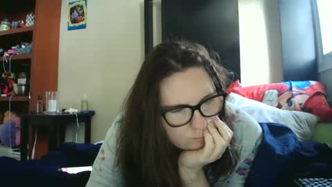fuzzypeaches87 online show from May 3, 2026, 3:40 pm
