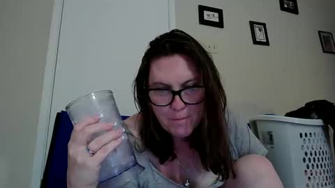 fuzzypeaches87 online show from June 11, 2026, 2:22 am
