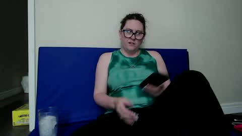 fuzzypeaches87 online show from June 16, 2026, 6:10 pm
