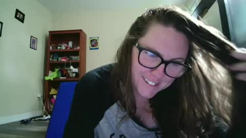 fuzzypeaches87 online show from June 25, 2026, 4:55 pm