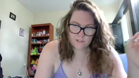 fuzzypeaches87 online show from June 27, 2026, 2:55 pm