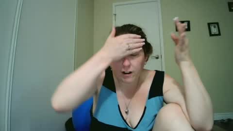 fuzzypeaches87 online show from July 2, 2026, 4:02 pm