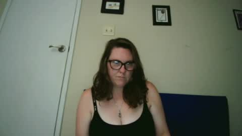 fuzzypeaches87 online show from July 4, 2026, 12:39 am