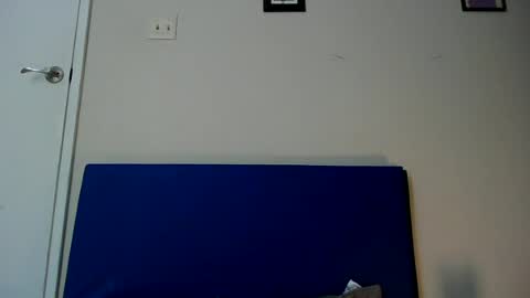 fuzzypeaches87 online show from July 7, 2026, 5:10 am