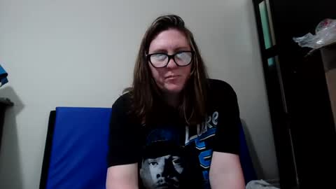 fuzzypeaches87 online show from July 13, 2026, 5:05 pm