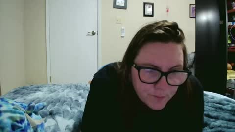 fuzzypeaches87 online show from July 25, 2026, 4:32 am