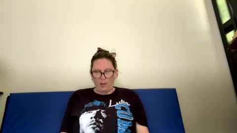 fuzzypeaches87 online show from July 30, 2026, 7:24 pm